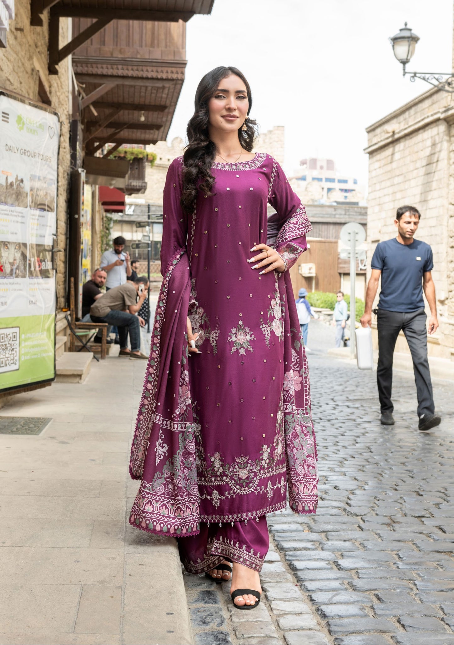 SIMRANS BAKU EMBROIDERED LINEN WITH KOTAIL SHAWLS 3PC EMBROIDERED READYMADE SBL401