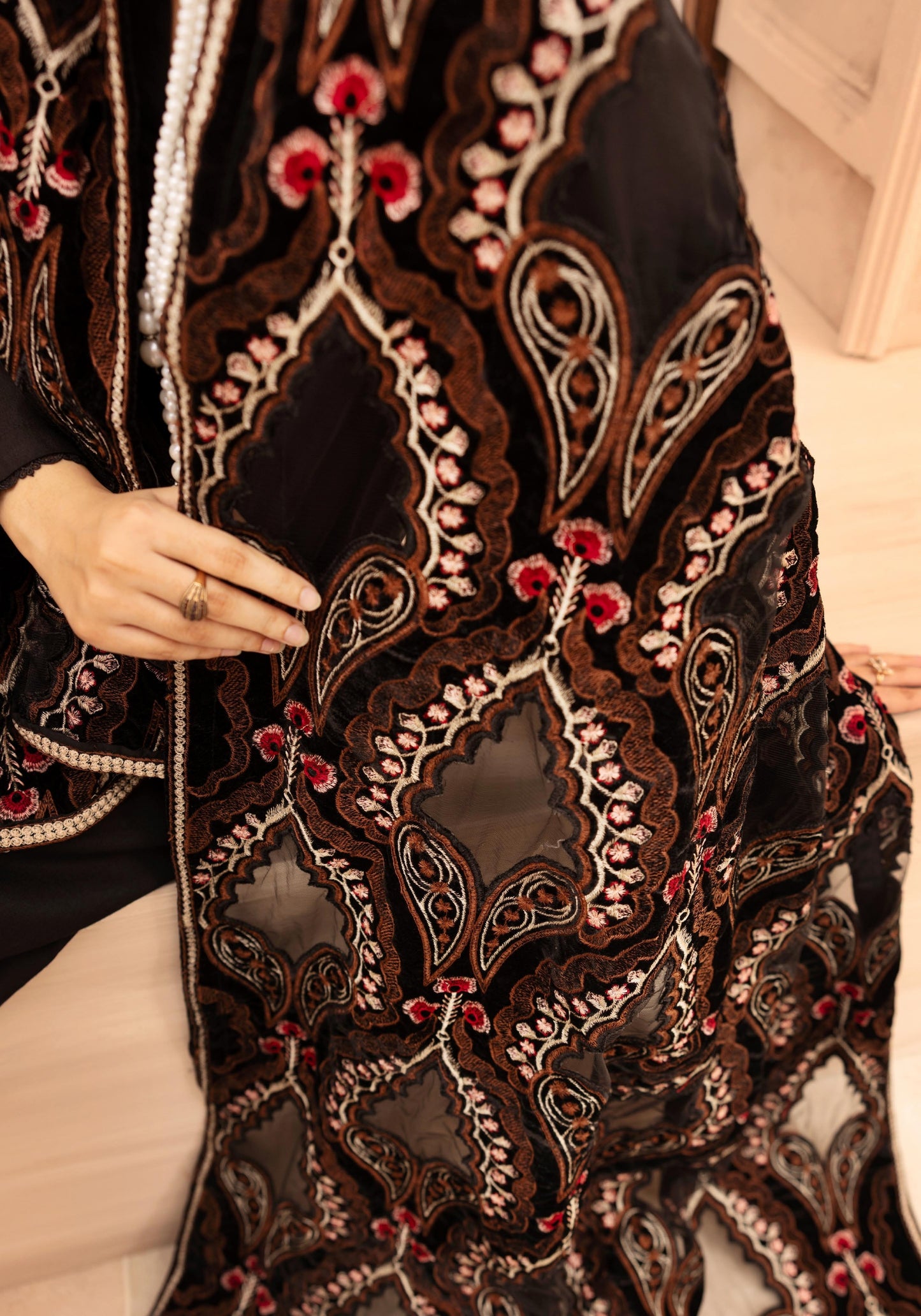 Hanna Dhanak 3PC Embroidered Readymade Suit with Velvet Shawl SHD21