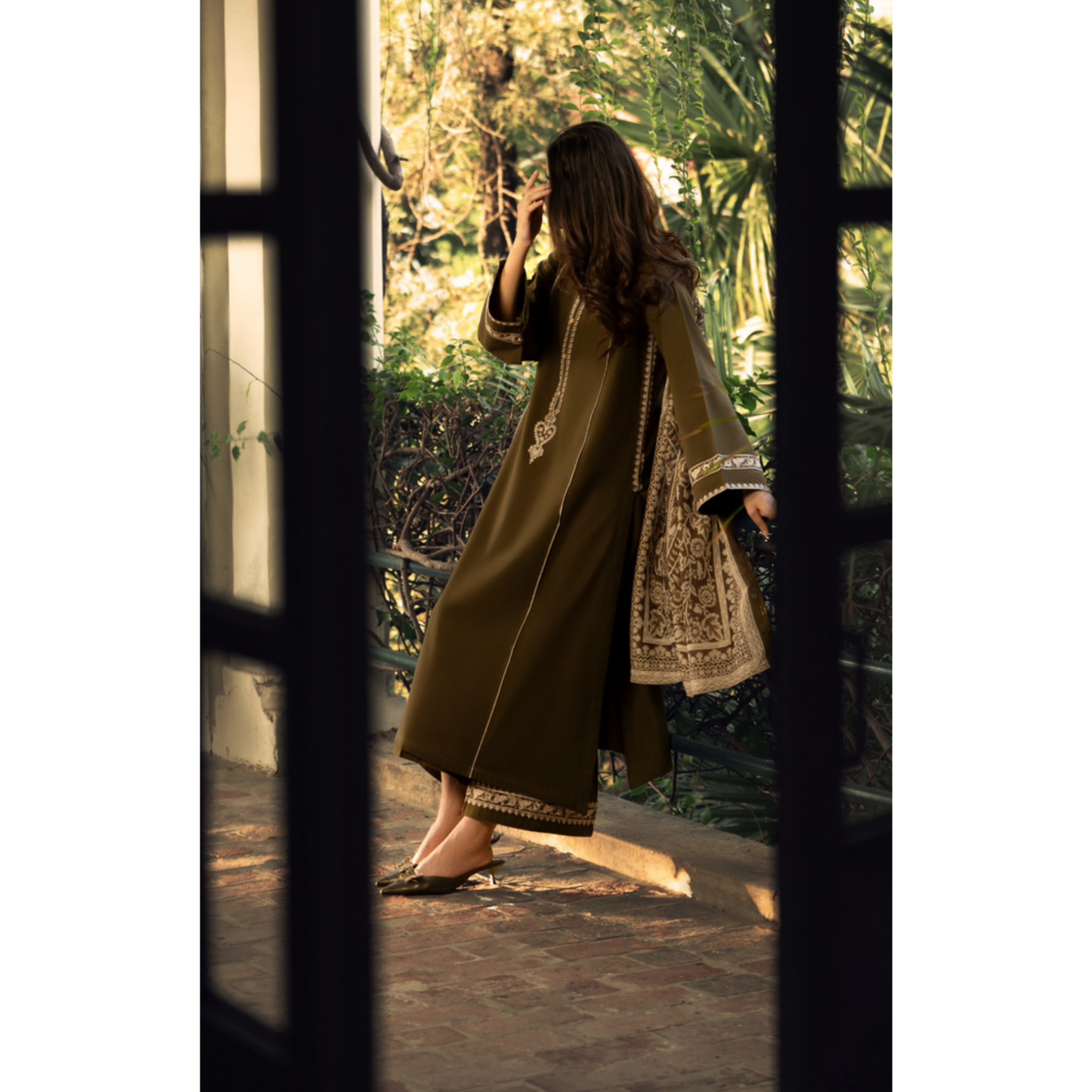 Shadows" Embroidered Khaddar with Wool Shawl Winter Collection by Casuallite ssk05